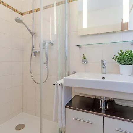 Strandburg Schaumkroenchen * Scharbeutz