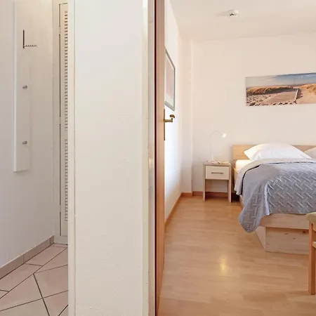 Strandburg Schaumkroenchen Scharbeutz