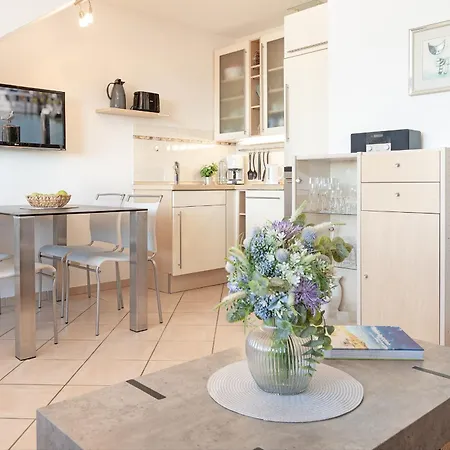 Strandburg Schaumkroenchen