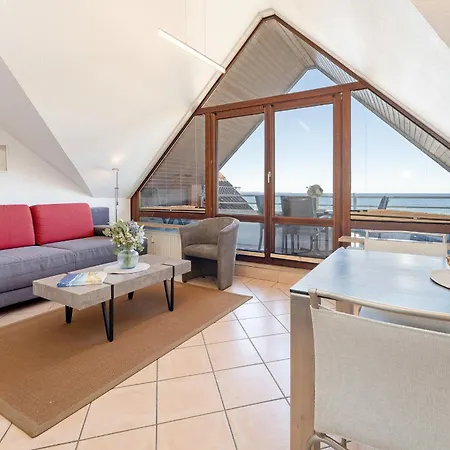 Strandburg Schaumkroenchen * Scharbeutz