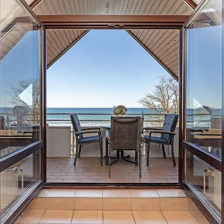 Strandburg Schaumkroenchen